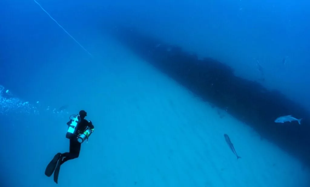 Australian divers find WW2 Dutch sub wreck 5 New Year’s Day discovery dive (David Jackson / Diving Western Australia’s Shipwrecks)