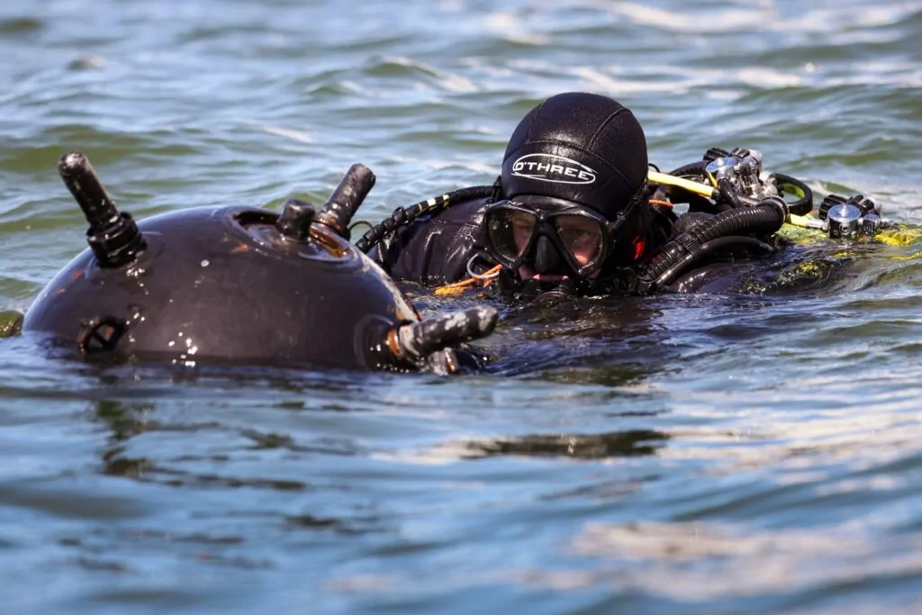 O Grupo de Exploração de Mergulho e Ameaças e o Papel dos Mergulhadores da Marinha Real 2 Royal Navy