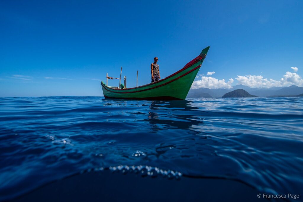 Pagar pescadores para soltar tubarões – há um porém 6 Pescador de Aceh (© Francesca Page)