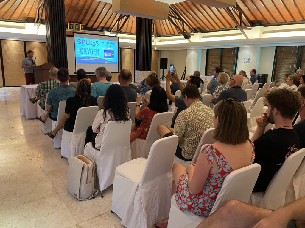 Oltre 100 medici subacquei si incontrano a Bali per la conferenza sulla salute dei subacquei SPUMS 1 Delegati SPUMS 3851