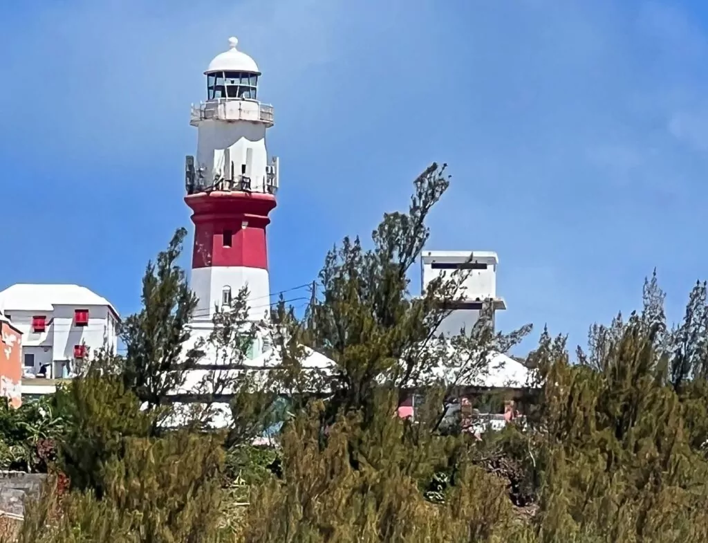 Bermuda (kolmnurga) laevavrakkides sukeldumine 2 Pรผha Davidi tuletorn oli Pelinaioni hukkumise รถรถl pime
