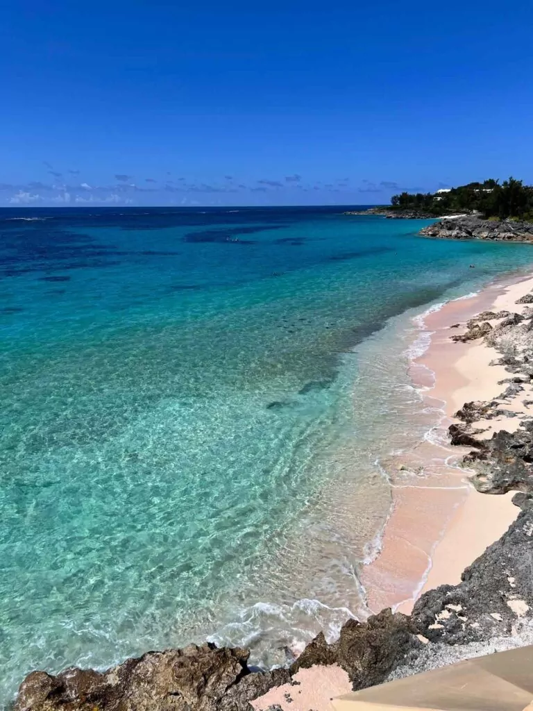 Bermuda (kolmnurga) laevavrakkides sukeldumine 20 Bermuda kuulsad roosa liivaga rannad