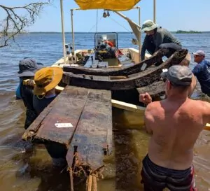 Recovering at-risk timbers from what is thought to be the 18th-century wreck of La Fortuna (ECU Program In Maritime Studies)