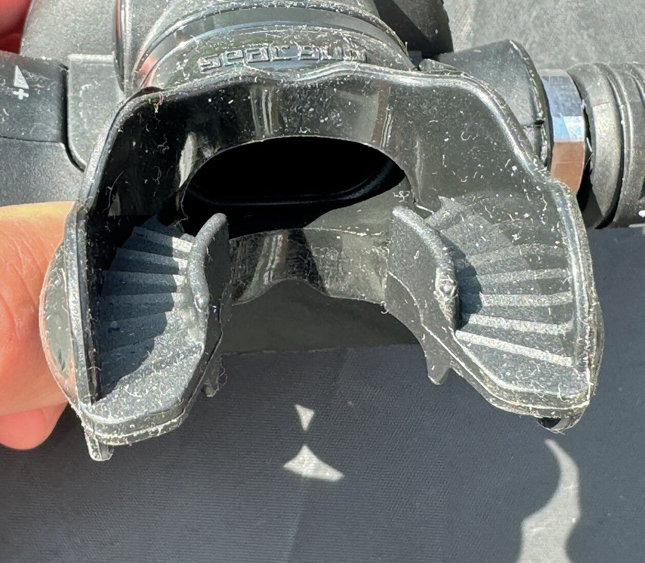 Seac IT 500 Ice regulator mouthpiece detail showing ergonomic silicone design for comfortable breathing.