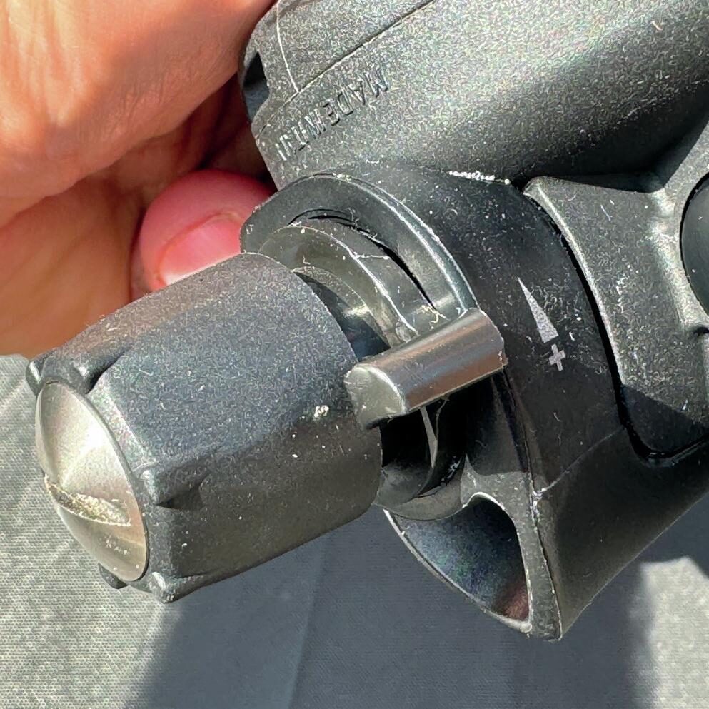 Seac IT 500 Ice regulator second stage close-up highlighting Venturi switch and breathing resistance knob.