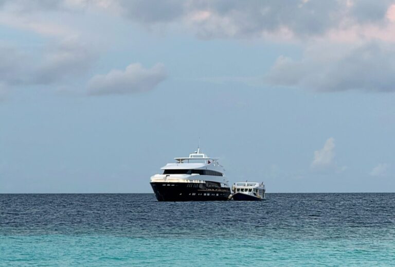 The liveaboard was fine - the problem was the booking agent (Beverly Payton)