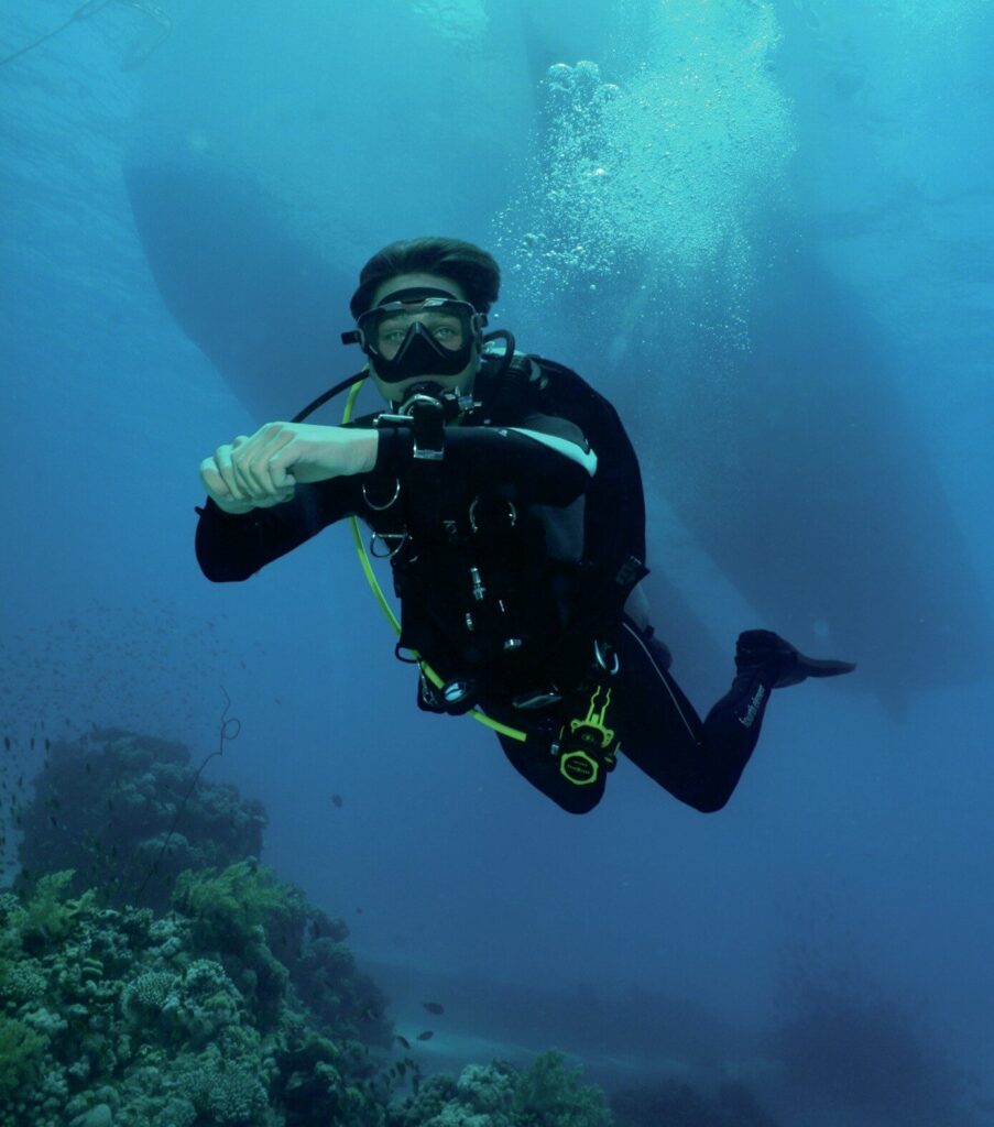 Ask DAN: How to Prevent and Treat Seasickness While Diving 2 Diving is more enjoyable if you don't have to worry about seasickness