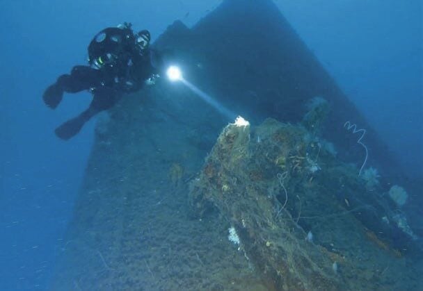 CCR diver exploring the Ommaney Bay wreck