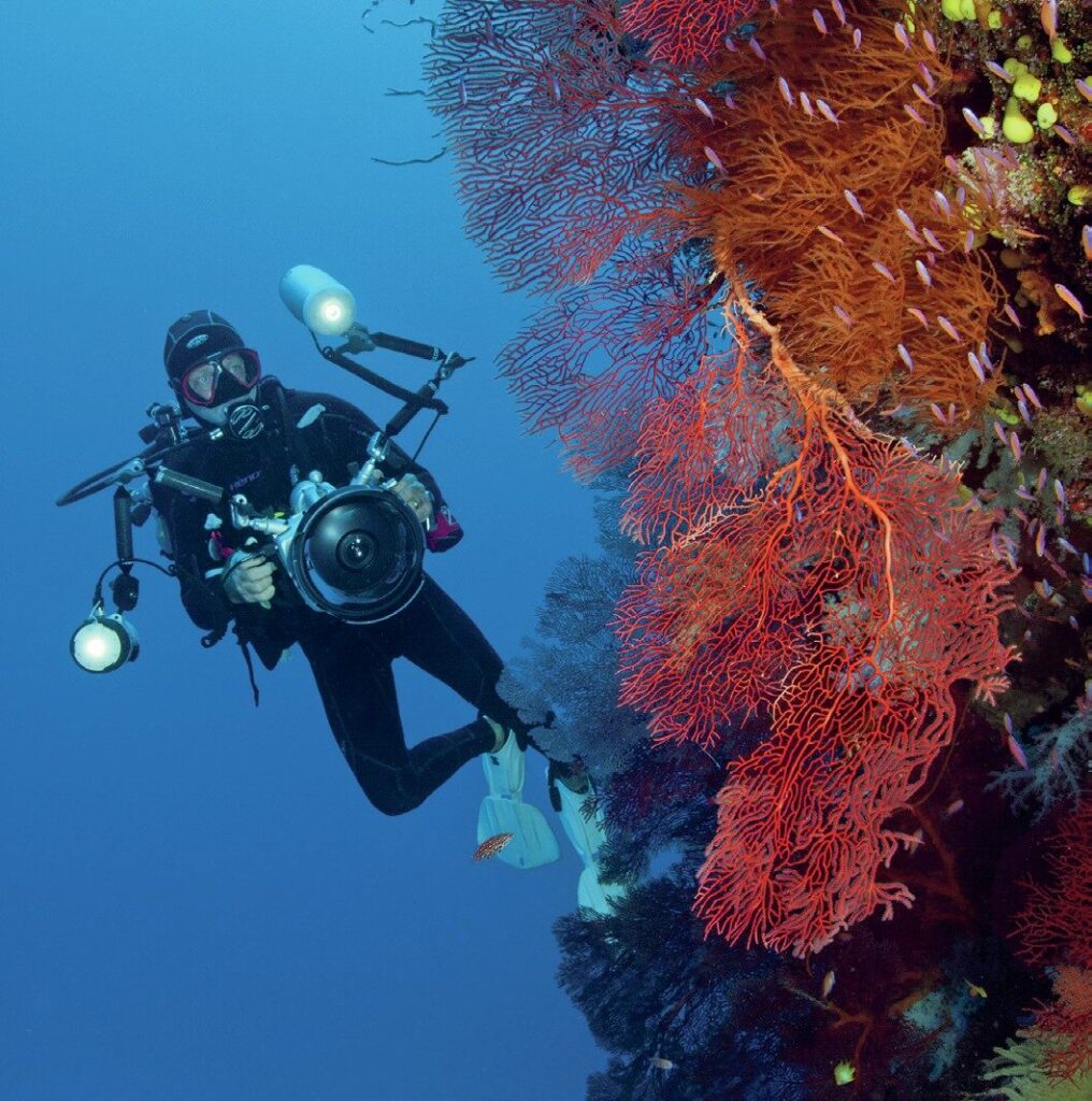 Stephen Frink underwater photographer with his choice of modern tools