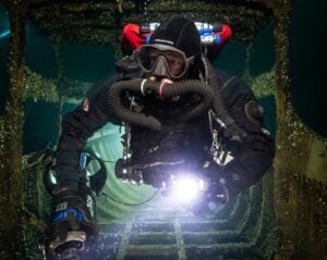 Halcyon Symbios rebreather diver (Sean Romanowski)