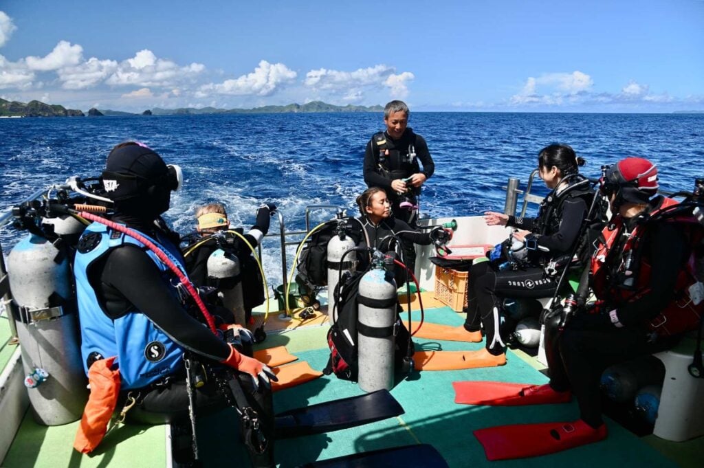 Divers make their preparations