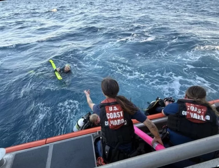 US Coast Guard rescue three divers off Florida coast