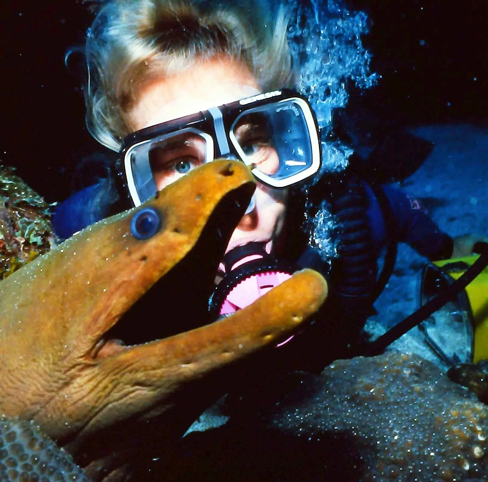 Diving under Jupiter’s red light