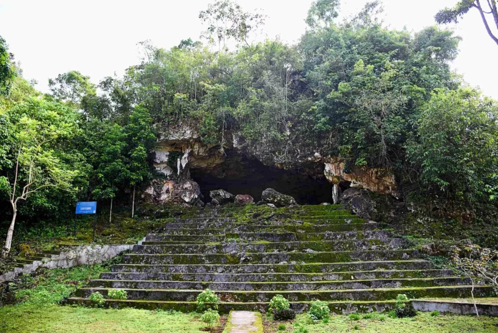 Gua Liang Kabori, cave
