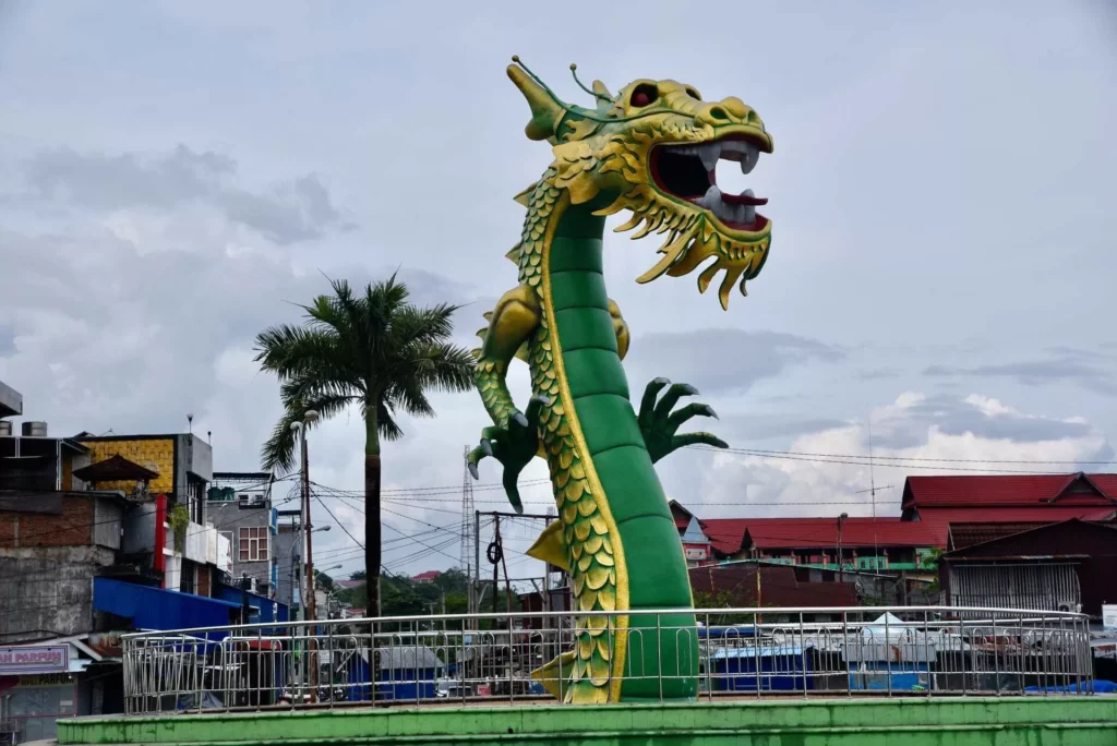 Dragon sculpture, Baubau