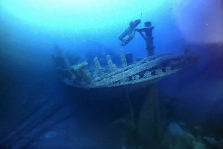 Shipwreck-hunters take time to dive prime Lakes quarry 6 The Lac La Belle's upper works were torn off when she sank in heavy seas (Paul Ehorn)