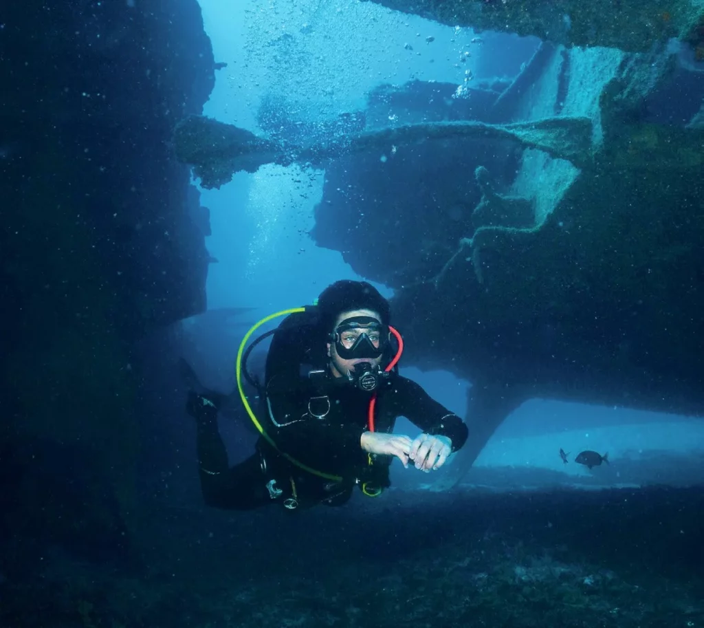 Luke in the split in the hull of the Um El Faroud