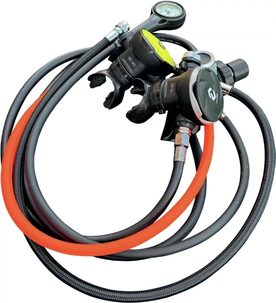 #AskMark: Perfecting Scuba Trim, Tinted Masks Risks, & Regulator Hose Care 5 Ask Mark: Scuba regulators coiled gently inside a padded regulator bag to prevent hose pinching.
