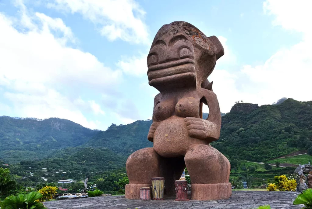 Queen of the Marquesas tiki, Taiohae