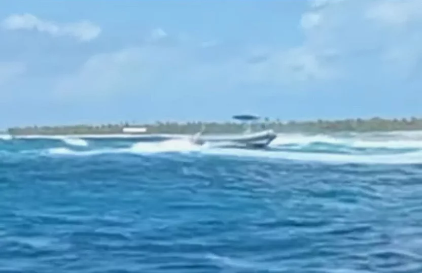 Runaway boat struck diver's leg: diving doctors saved his life 2 The out-of-control dive-boat