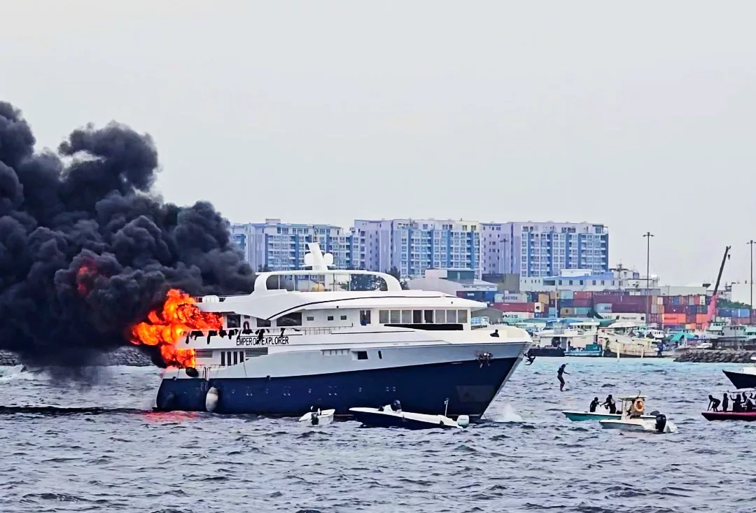Emperor Explorer lost to fire in Maldives