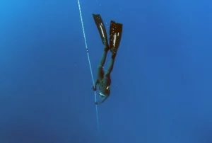 Freediving - but where to train? (Picryl)