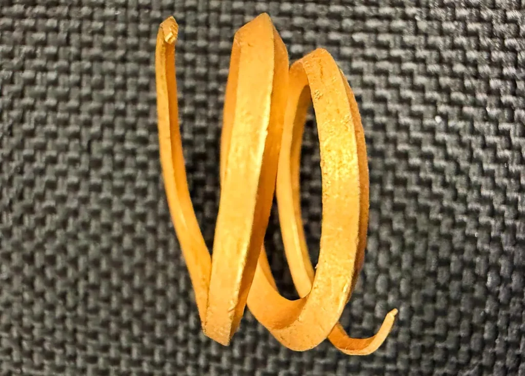 Diver hands shipwreck treasures to Scilly museum 2 17th-century gold ring (Isles of Scilly Museum)