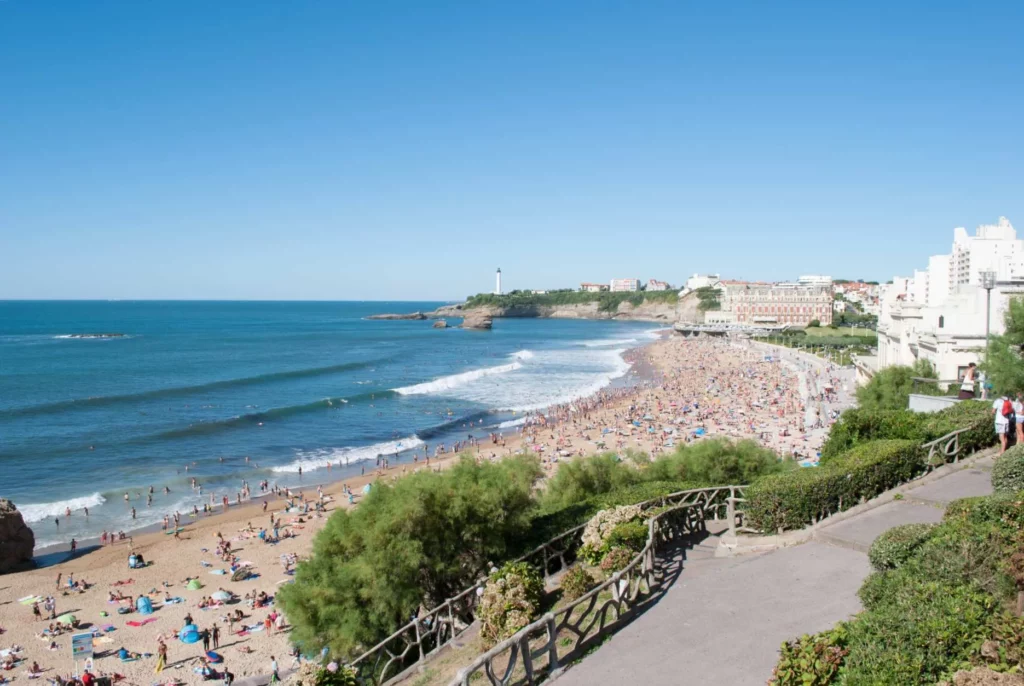 Biarritz's Grande Plage with the lighthouse in the background (Simon Courtecuisse)