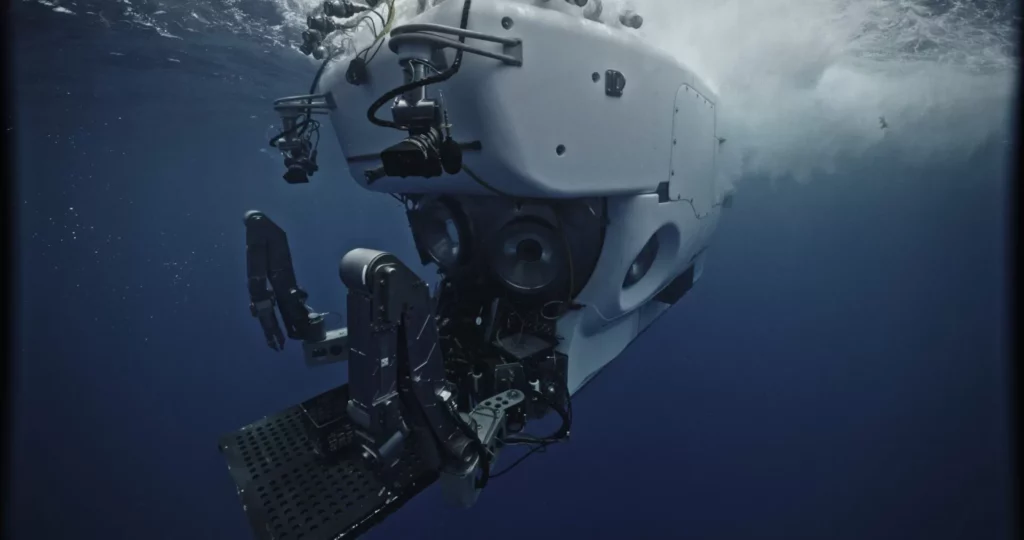 Alvin dives again: First Shackleton’s Quest imaging at 400m 2 Deep-diving research submersible Alvin on sea trials in Bermuda in June this year (Luis Lumar, © Woods Hole Oceanographic Institution)