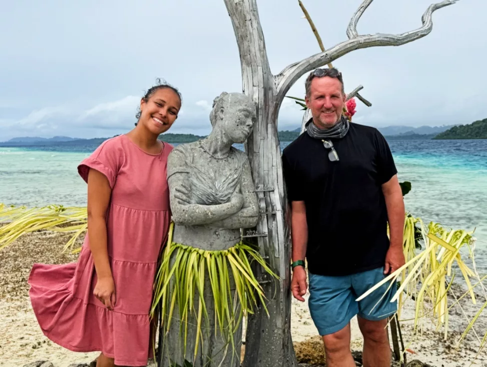 The sculptor with climate activist Gladys Habu Bartlett.(Jason deCaires Taylor)