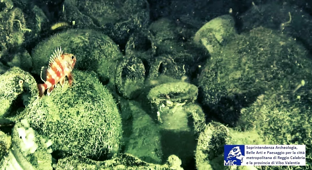 Amphoras at the wreck-site (Ministry of Culture / SABAP)