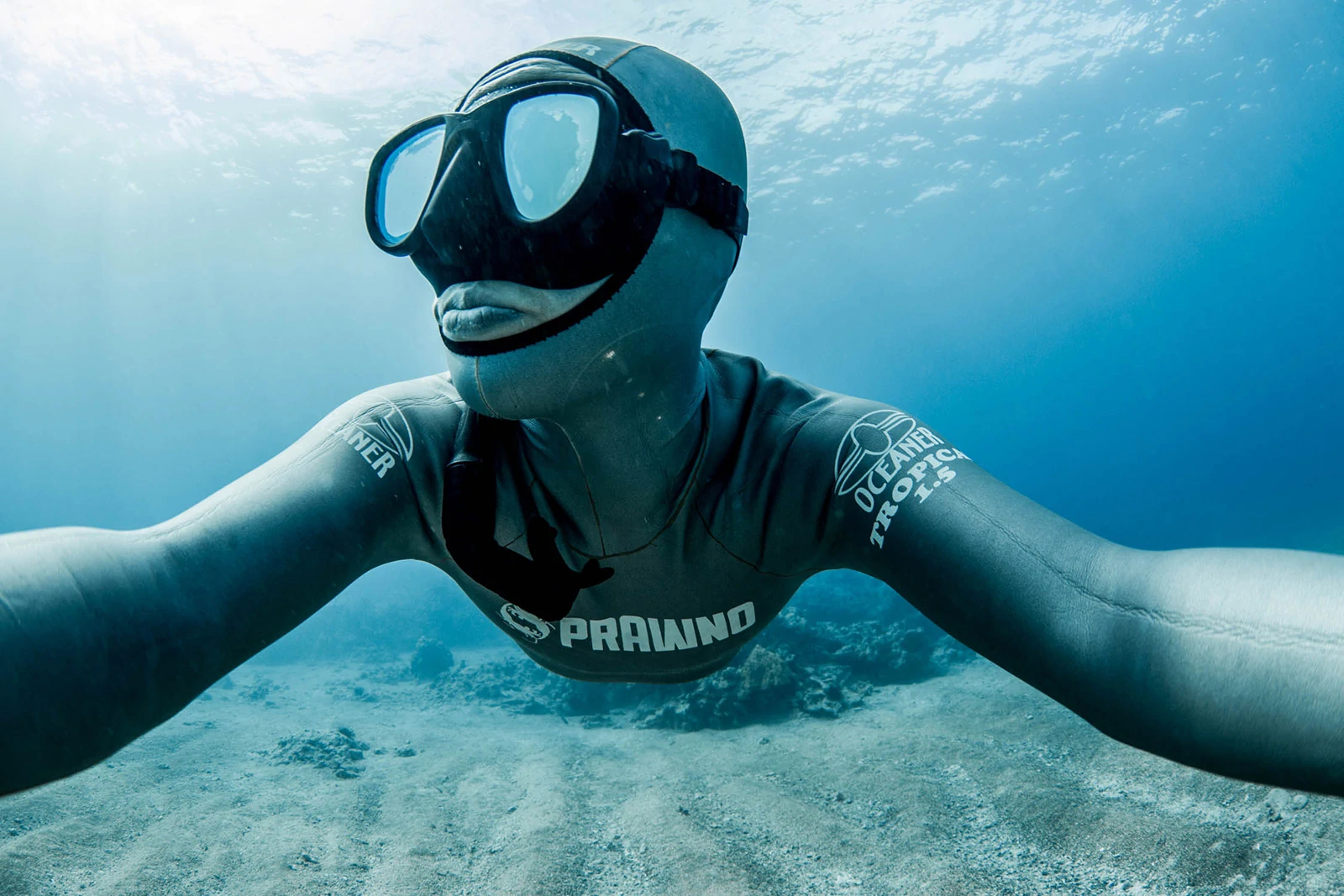 10 EPIC Underwater Freediving pictures by Lia Barrett 11 Lia Barrett