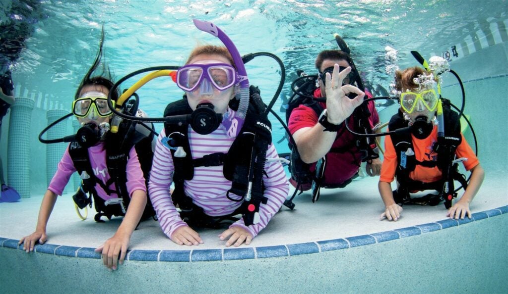 Bubblemaker and SEAL Team sessions in a pool