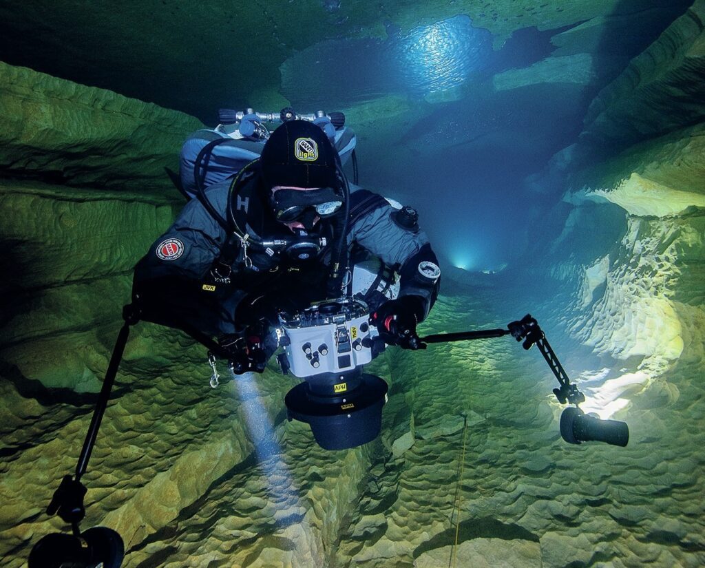Cave Diving In The Lot 2 Checking on images mid-dive