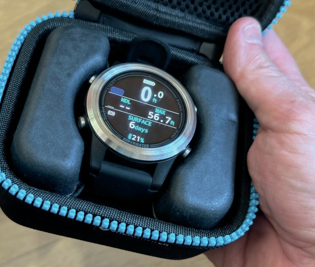 Shearwater Tern & Tern TX Dive Computers - Compact Power for Divers 1 Shearwater Tern compact dive computer with bright AMOLED screen