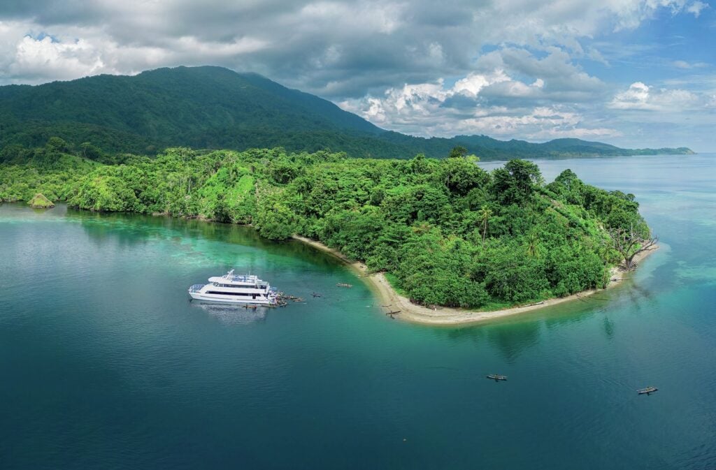 Dive Milne Bay by liveaboard